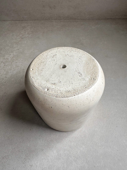 Vaso in Cemento Moderno con Sottovaso – Design Minimalista Ø18 cm, Solo Spedizione in Italia