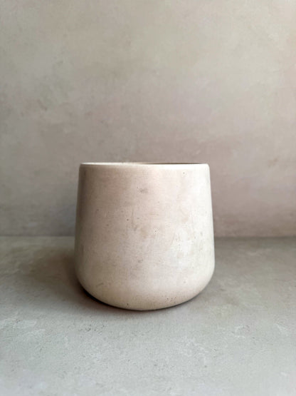 Vaso in Cemento Moderno con Sottovaso – Design Minimalista Ø18 cm, Solo Spedizione in Italia